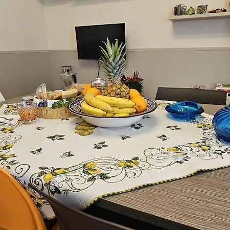 Apartment Appartampeppe Acireale
